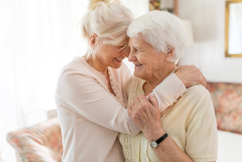 lady-with-mum-in-care-home